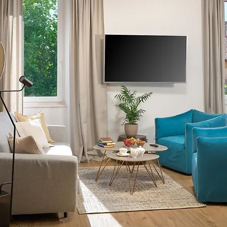 Emerald Apartment Apartment