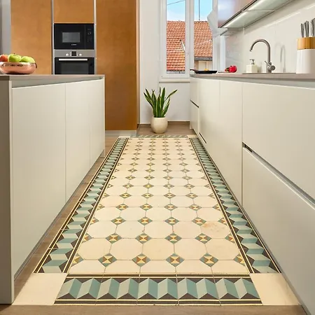 Emerald Apartment Apartment